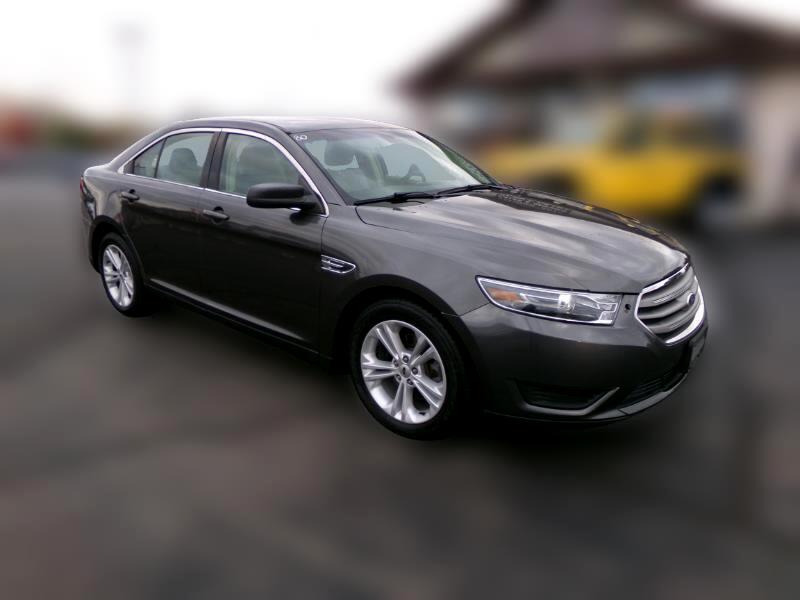 2016 Ford Taurus SE Image 2 of 39
