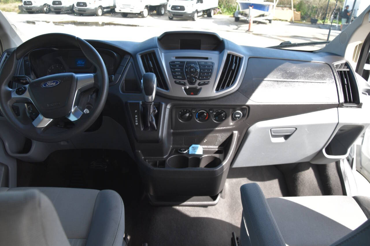 Vehicle image 12 of 15