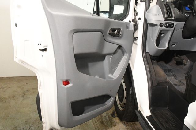 Vehicle image 21 of 22