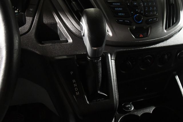 Vehicle image 14 of 22
