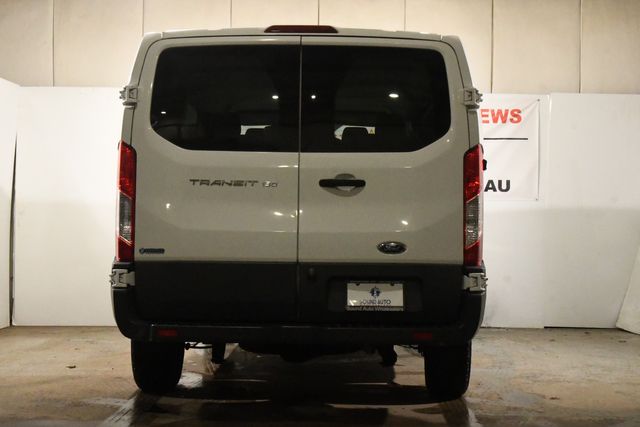 Vehicle image 4 of 22