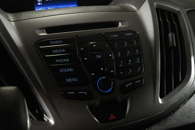 Vehicle image 13 of 22