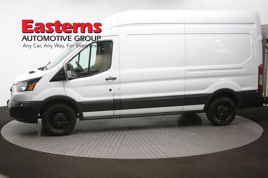 Vehicle image 4 of 96