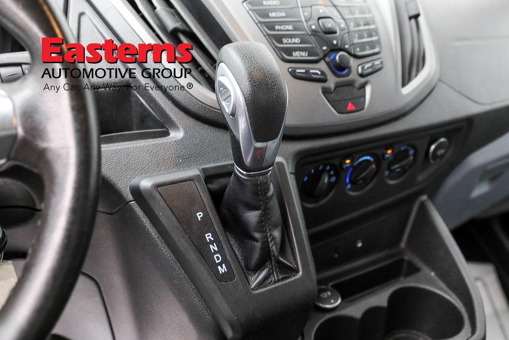 Vehicle image 40 of 96