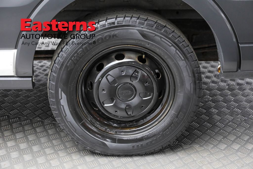 Vehicle image 35 of 96