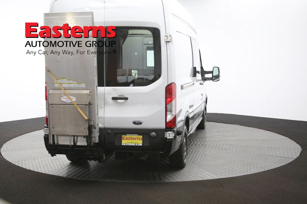 Vehicle image 27 of 96