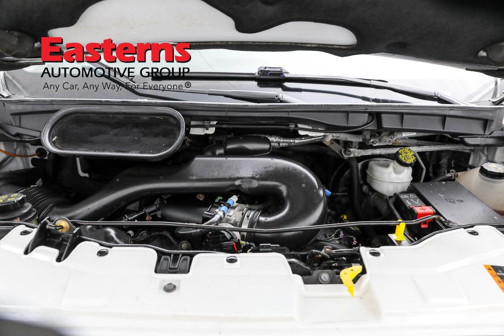 Vehicle image 34 of 96