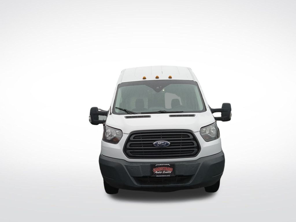 Vehicle image 4 of 12