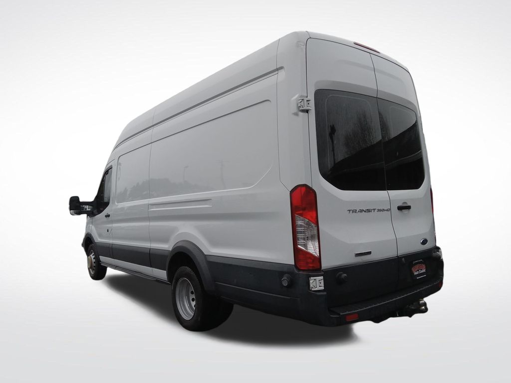 Vehicle image 6 of 12