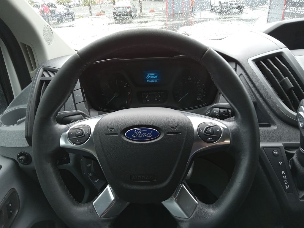 Vehicle image 11 of 12