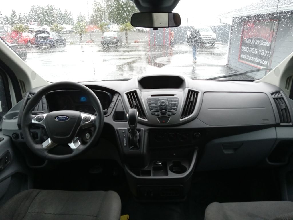 Vehicle image 10 of 12