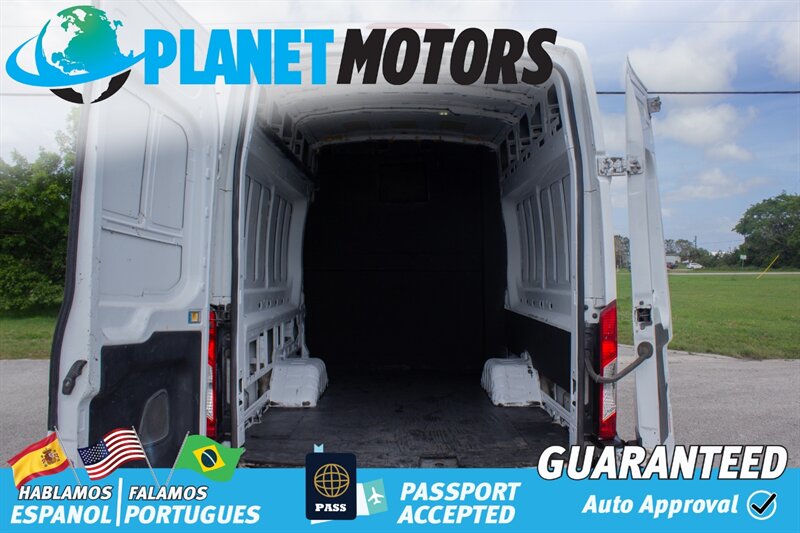 Vehicle image 10 of 15