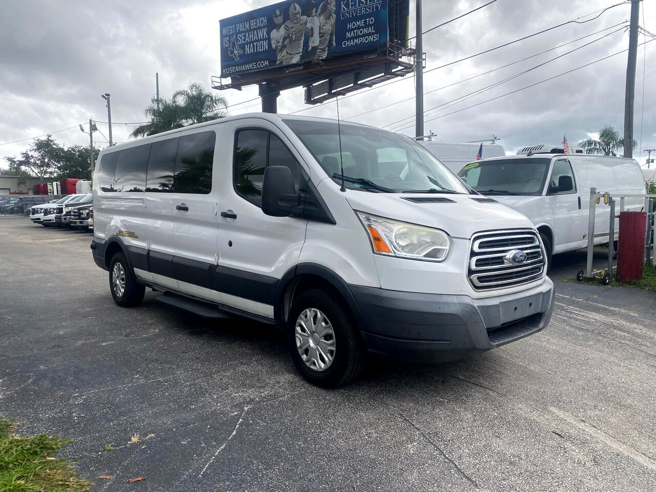 Vehicle image 3 of 16