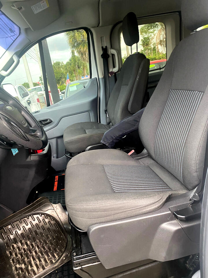 Vehicle image 9 of 16