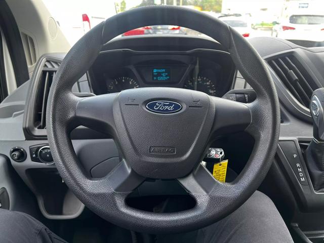Vehicle image 14 of 16