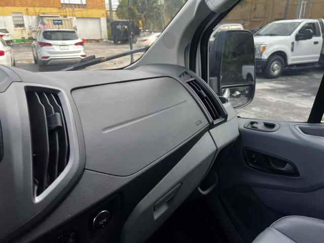 Vehicle image 11 of 16
