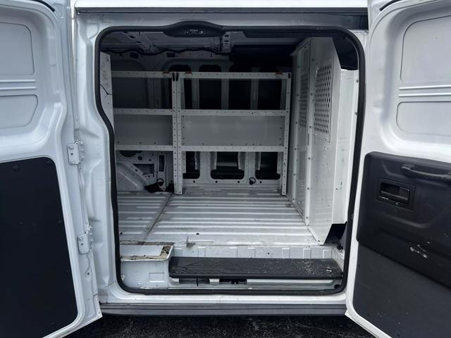 Vehicle image 7 of 16