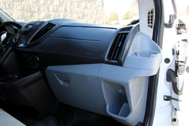 Vehicle image 24 of 31