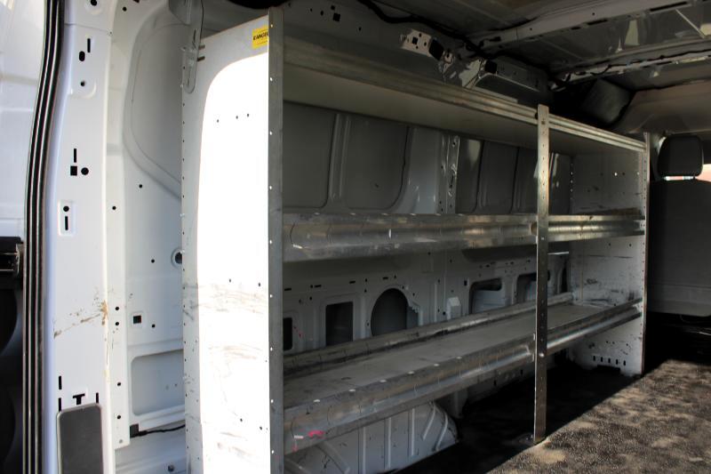 Vehicle image 19 of 31