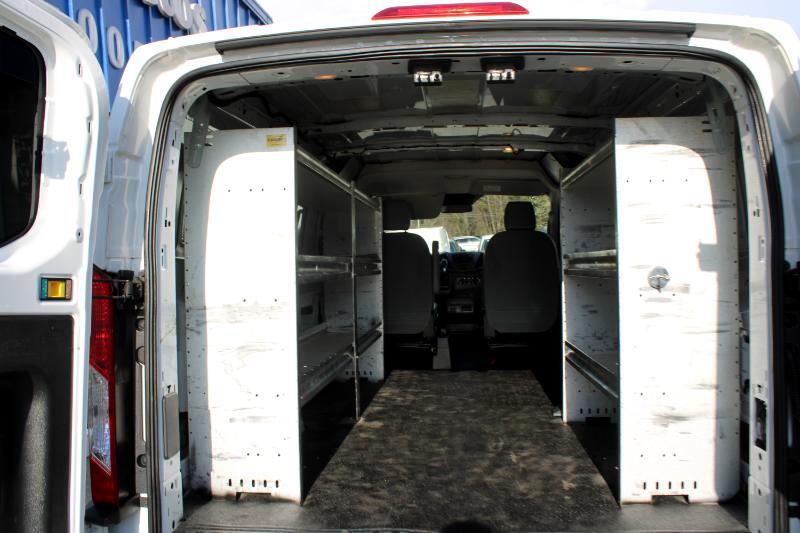 Vehicle image 17 of 31