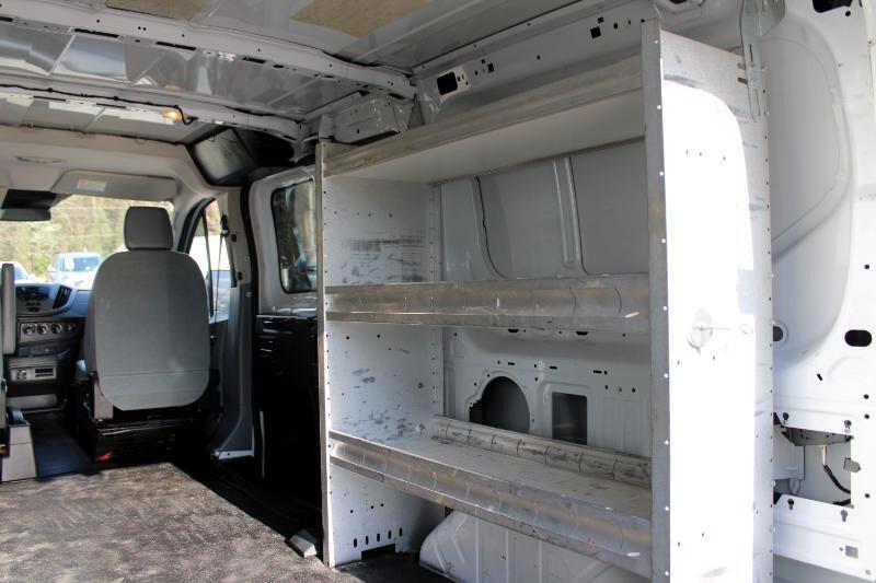 Vehicle image 21 of 31