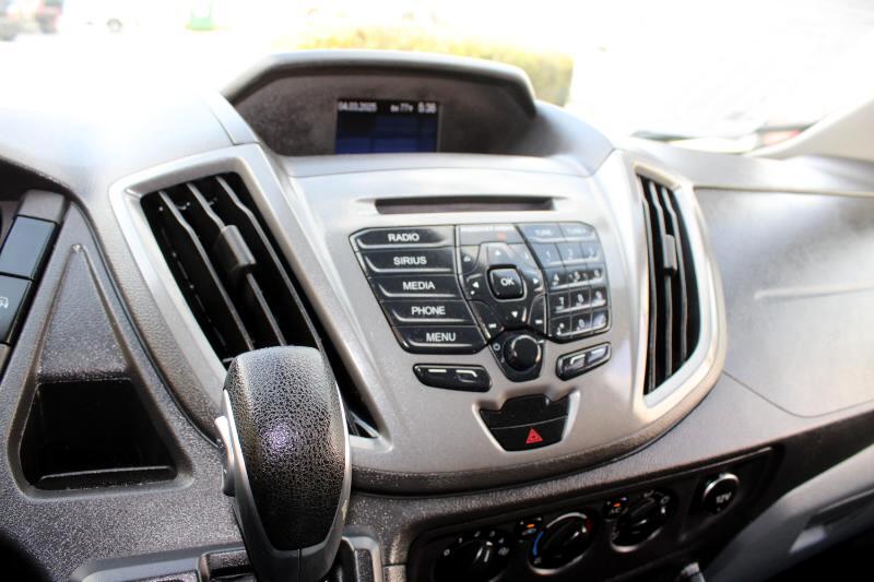 Vehicle image 22 of 25