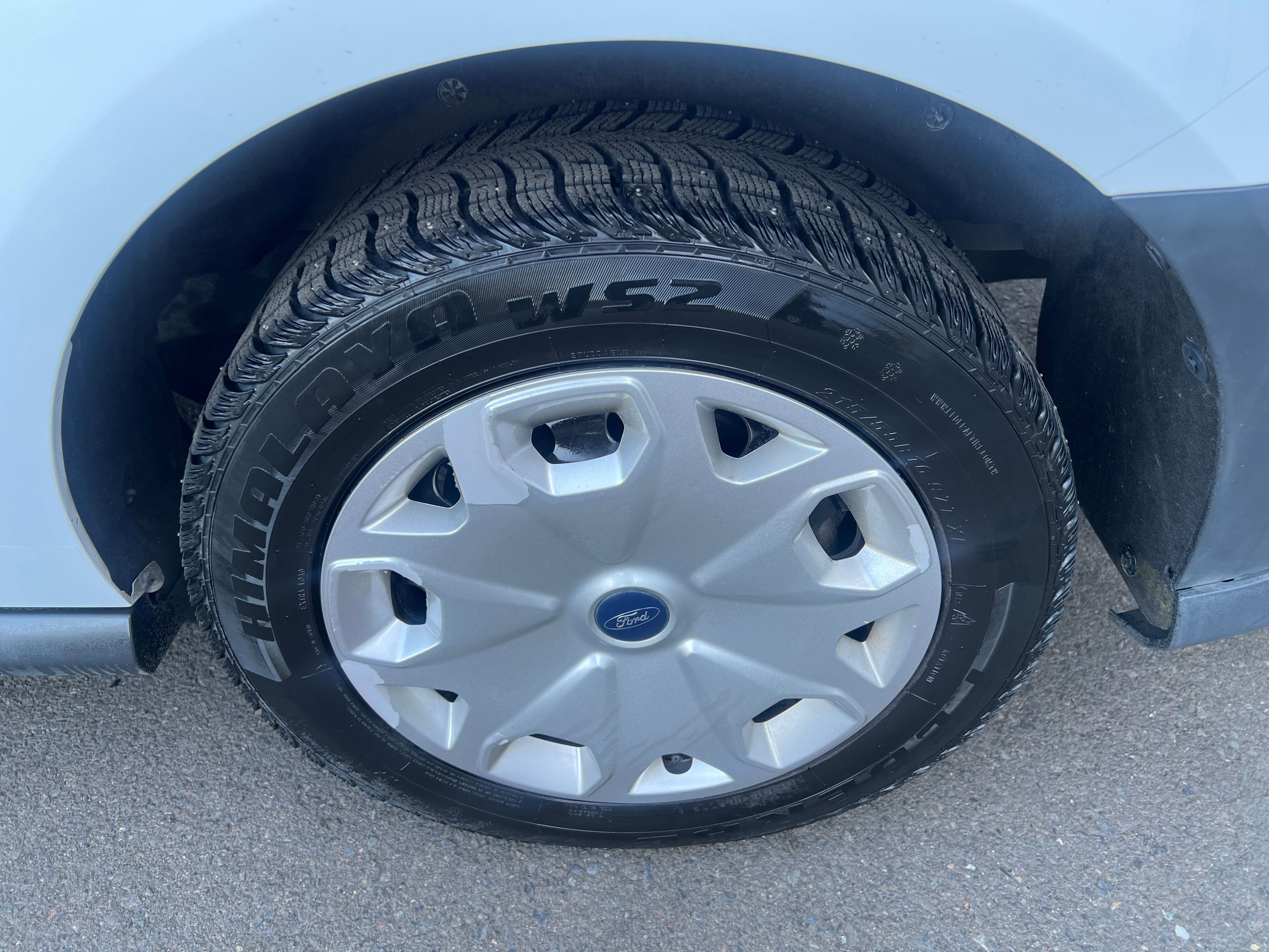 Vehicle image 16 of 25
