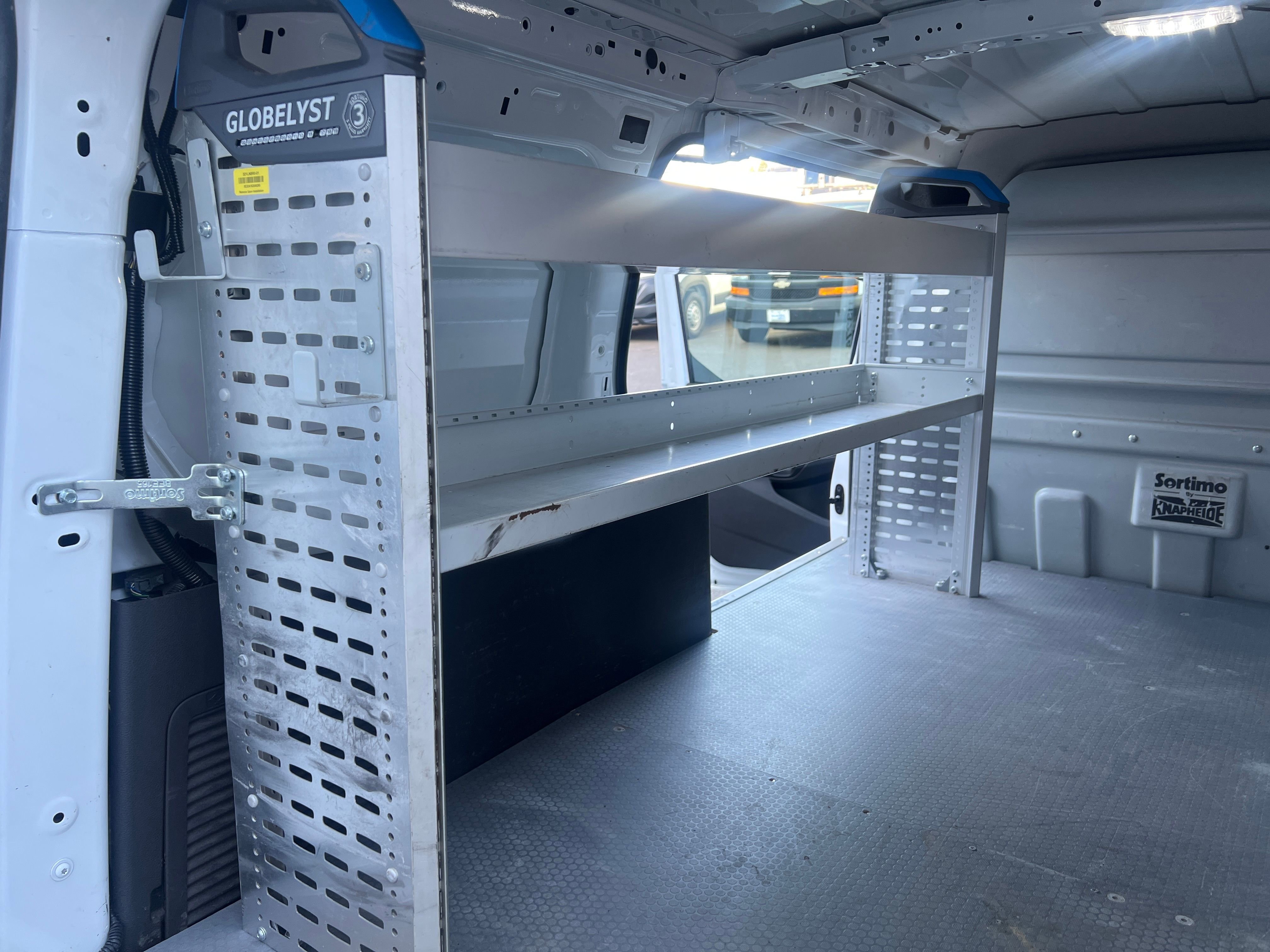 Vehicle image 22 of 25