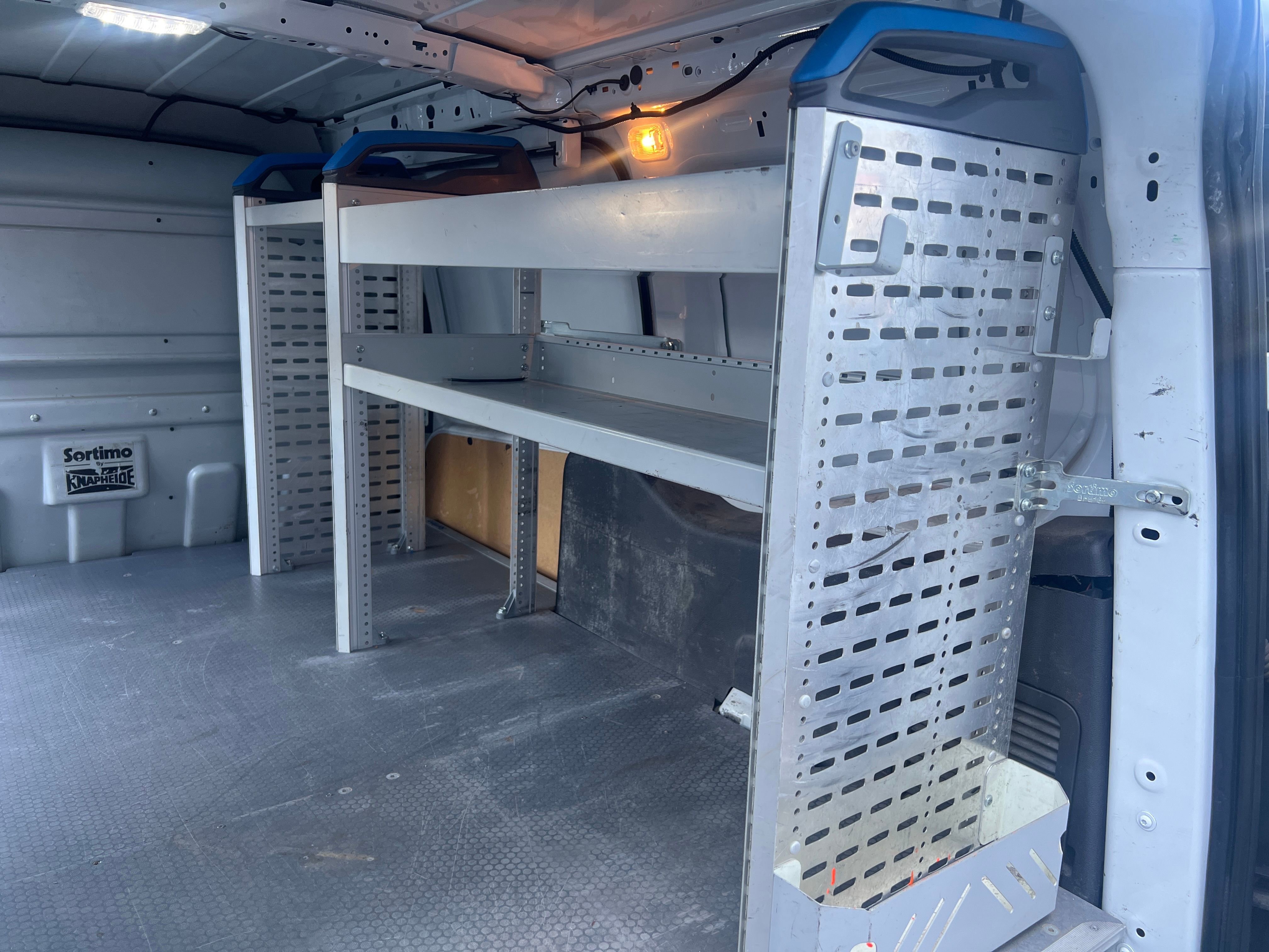 Vehicle image 21 of 25