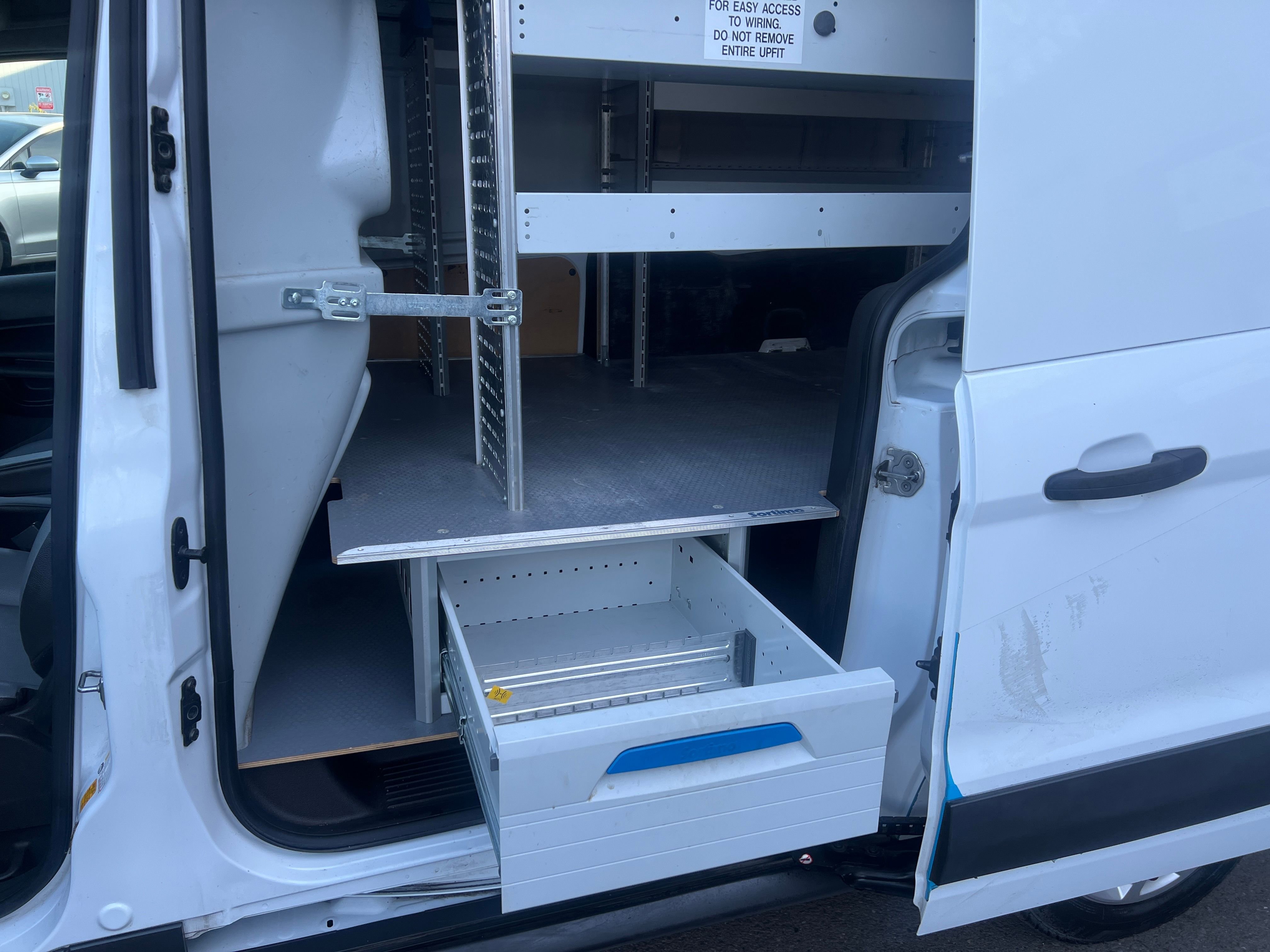 Vehicle image 18 of 25