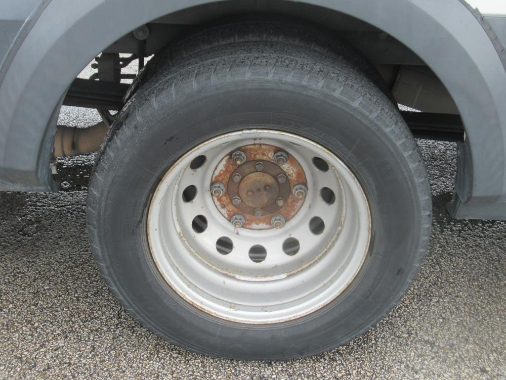 Vehicle image 8 of 29