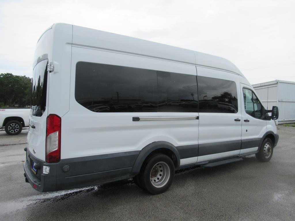 Vehicle image 4 of 29