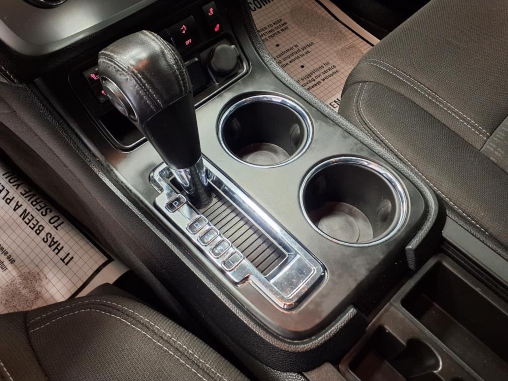 Vehicle image 17 of 23