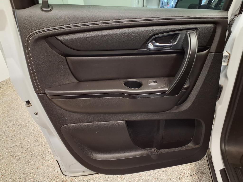 Vehicle image 9 of 23