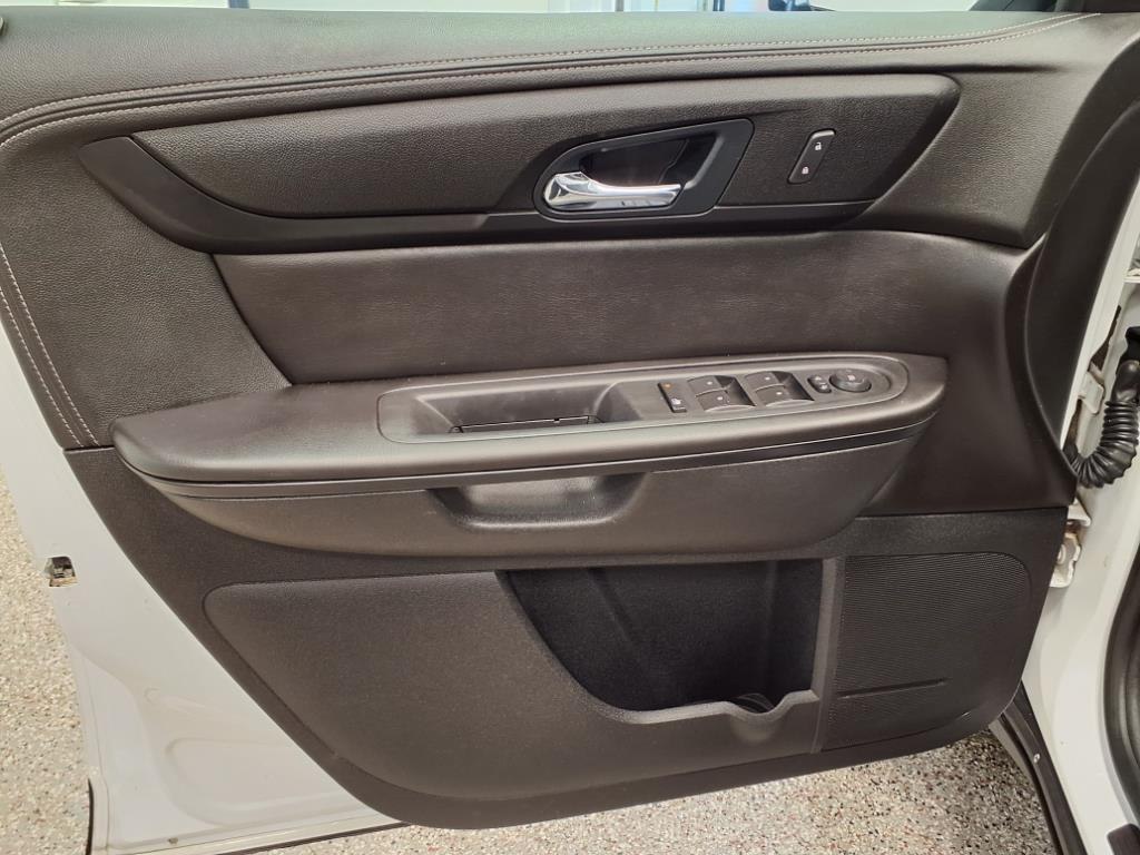 Vehicle image 13 of 23