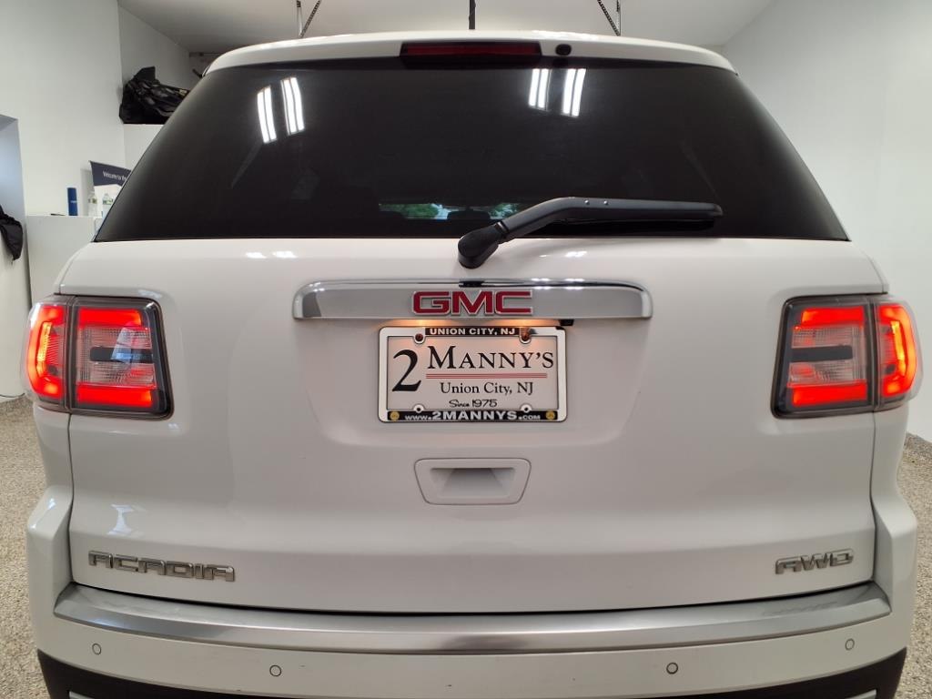 Vehicle image 6 of 23