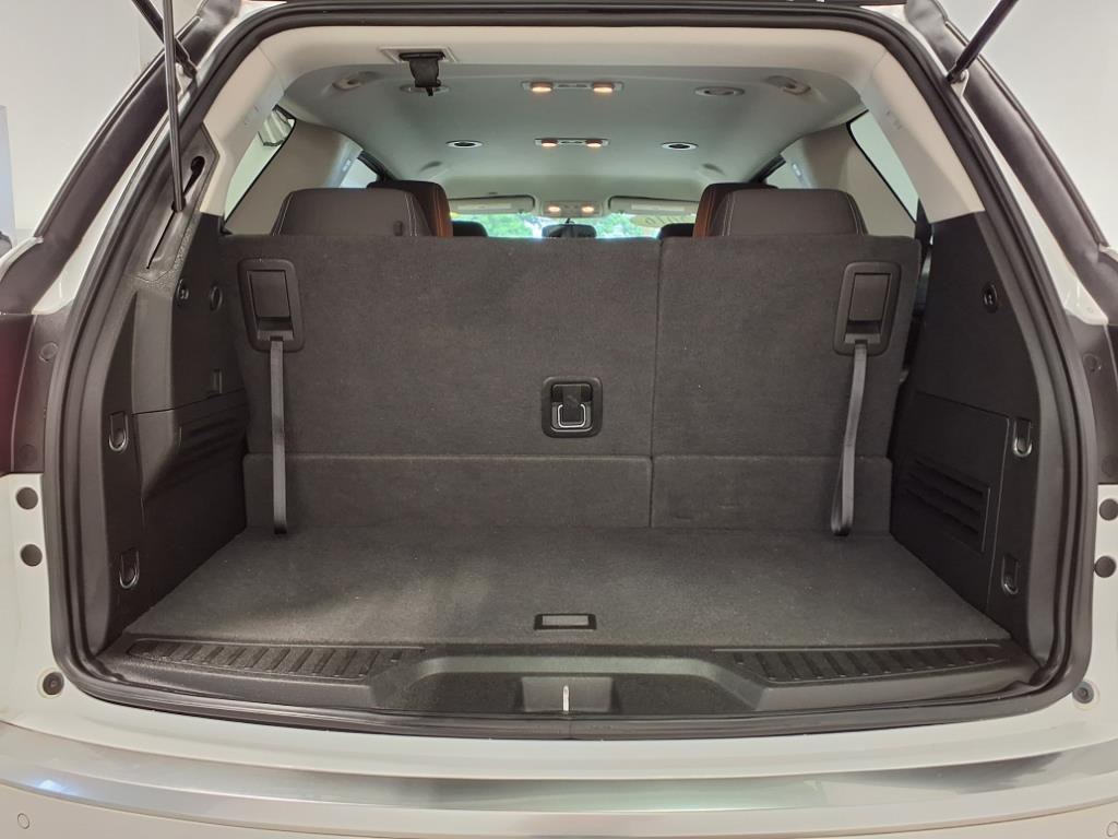 Vehicle image 8 of 23
