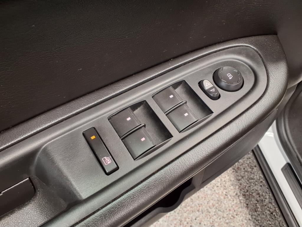 Vehicle image 14 of 23