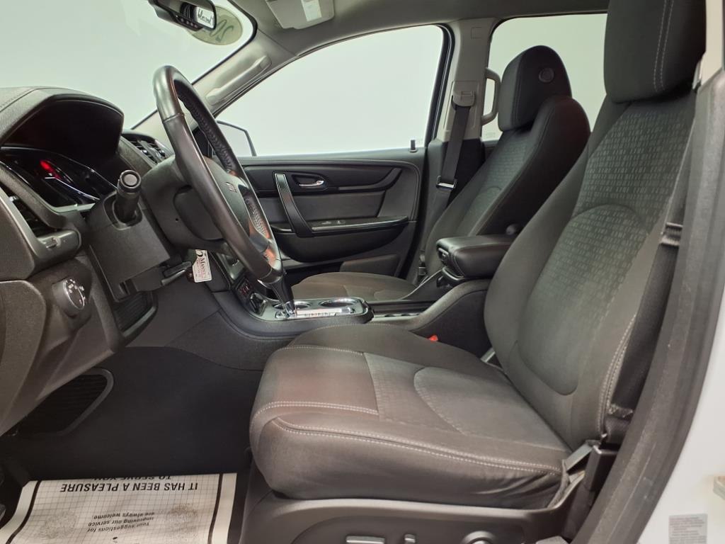 Vehicle image 16 of 23