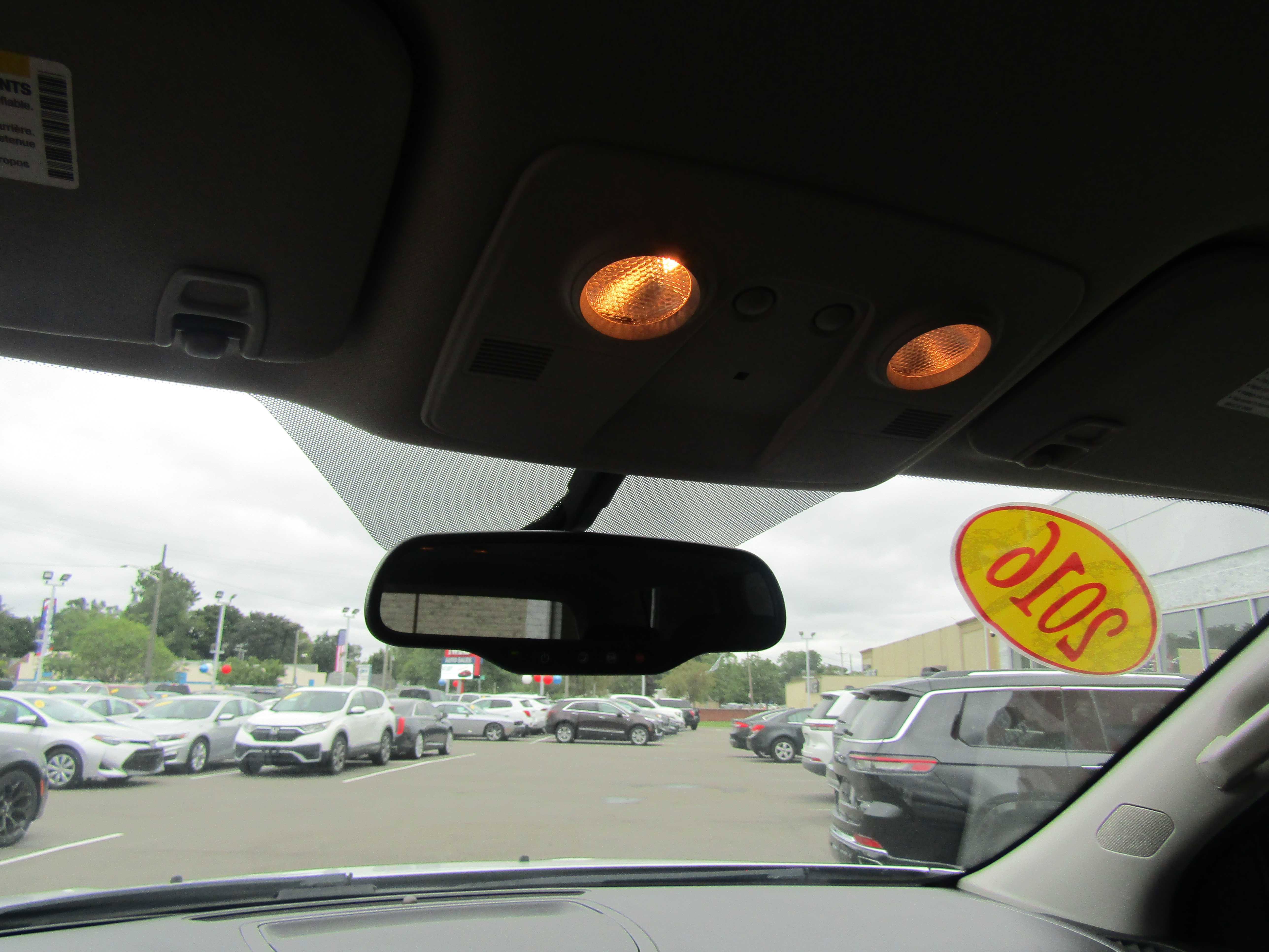 2016 GMC Acadia SLE Image 14 of 22