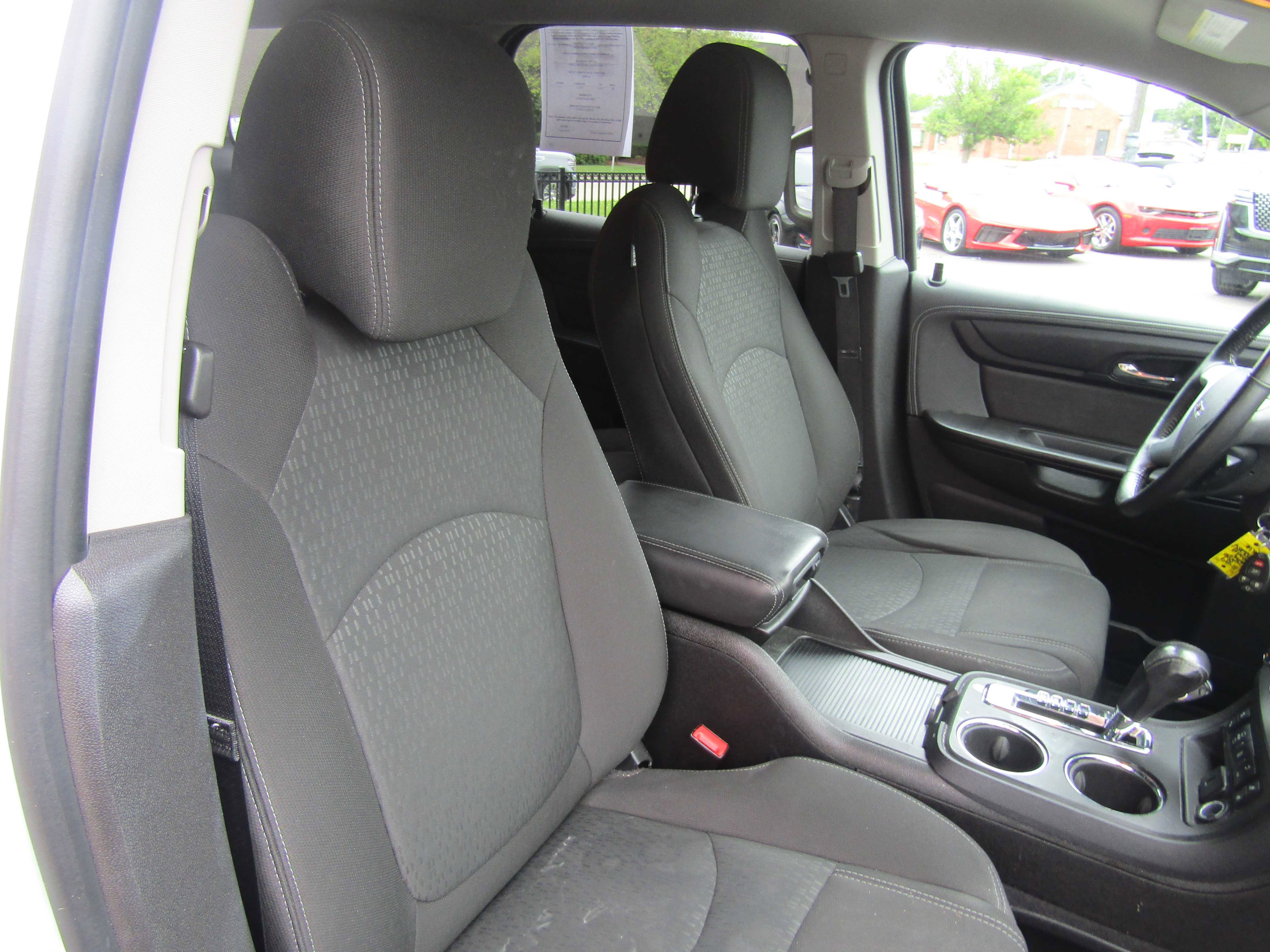 2016 GMC Acadia SLE Image 8 of 22