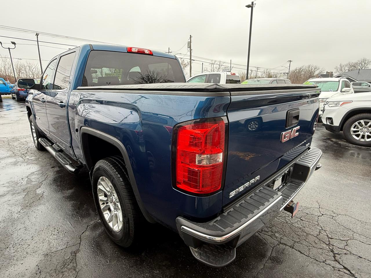 2016 GMC Sierra 1500 SLE Image 2 of 4