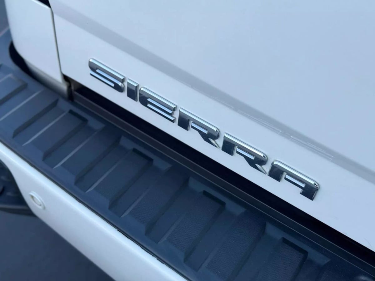 Vehicle image 15 of 49