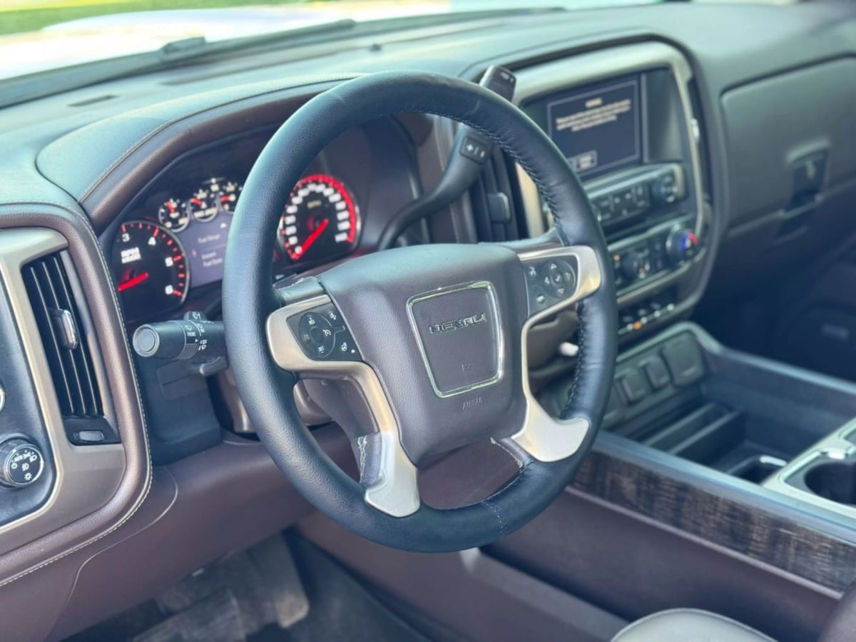 Vehicle image 24 of 49