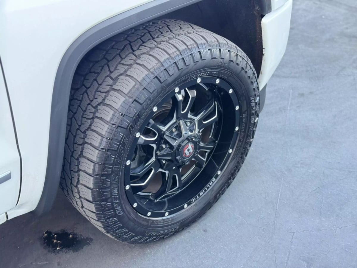 Vehicle image 12 of 49