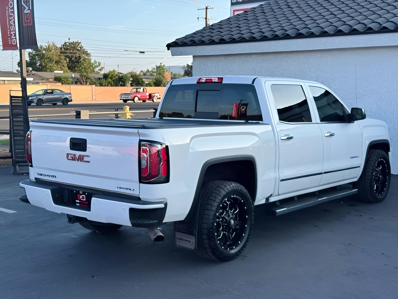 Vehicle image 46 of 49