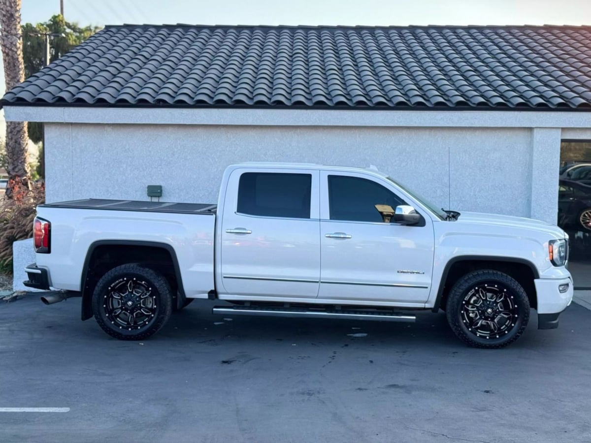 Vehicle image 5 of 49