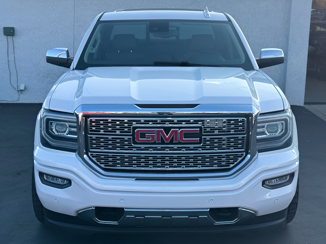 Vehicle image 43 of 49