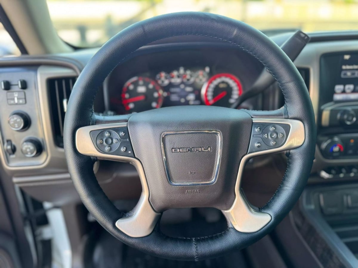 Vehicle image 29 of 49
