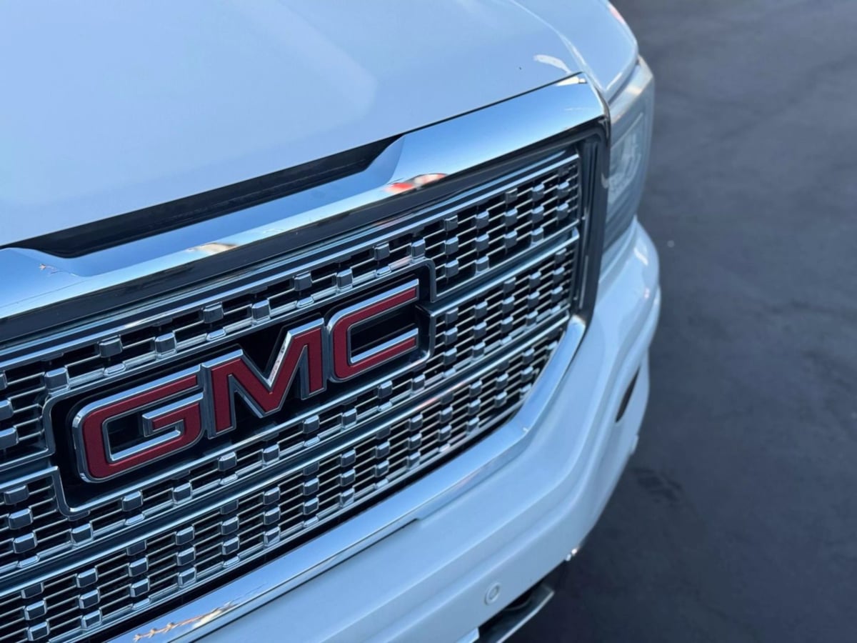Vehicle image 11 of 49